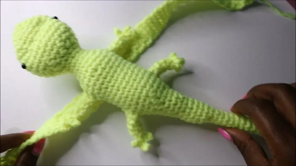 Crochet Lizard Curtain Tieback - Free Beginner Amigurumi Pattern — photo 2