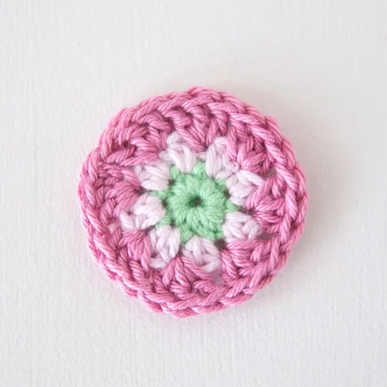 Free Crochet Mandala Pattern for Colorful Decor and Gifts — photo 4