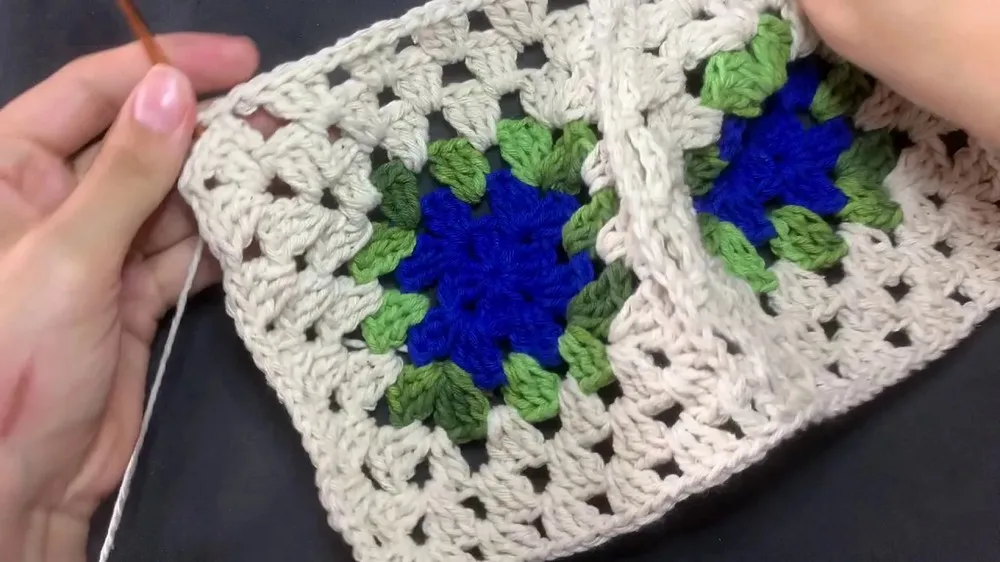 Free Crochet Rectangle Rug Pattern for Cozy Floor Decor — photo 4