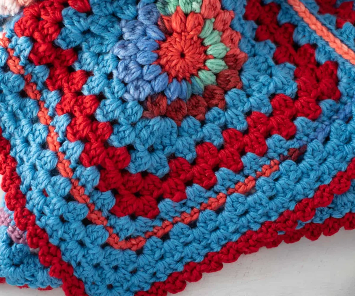 Sunburst Revival Scrap Afghan — Free Puff Stitch Granny Square Blanket — photo 4