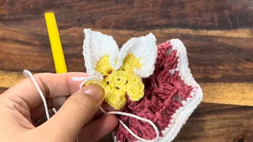 3D Frangipani Flower Granny Square Crochet Pattern — photo 2
