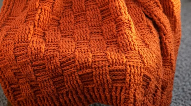 Cozy basketweave throw with a ribbed trim — photo 2