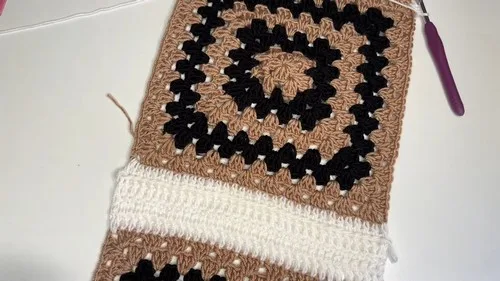 Crochet Granny Square Pants: Retro Boho Statement Piece — photo 3