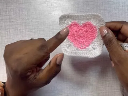 Crochet Heart Baby Cardigan Pattern (0-12 Months) — photo 2
