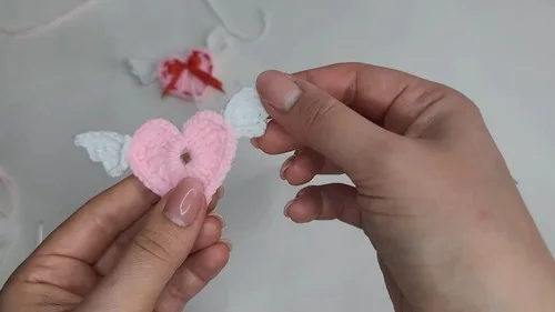 Crochet Heart With Wings Pattern: A Thoughtful Gift or Home Charm — photo 2