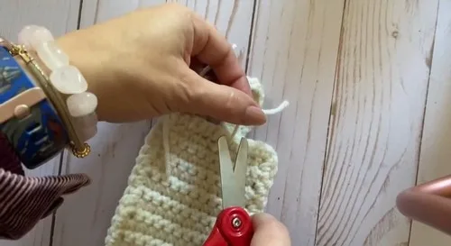 Cozy Mug Wrap With Loop And Button Closure — photo 2