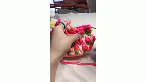 Crochet Tulip Bag Pattern: A Sweet Spring-Ready Carryall — photo 2