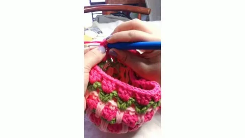 Crochet Tulip Bag Pattern: A Sweet Spring-Ready Carryall — photo 3