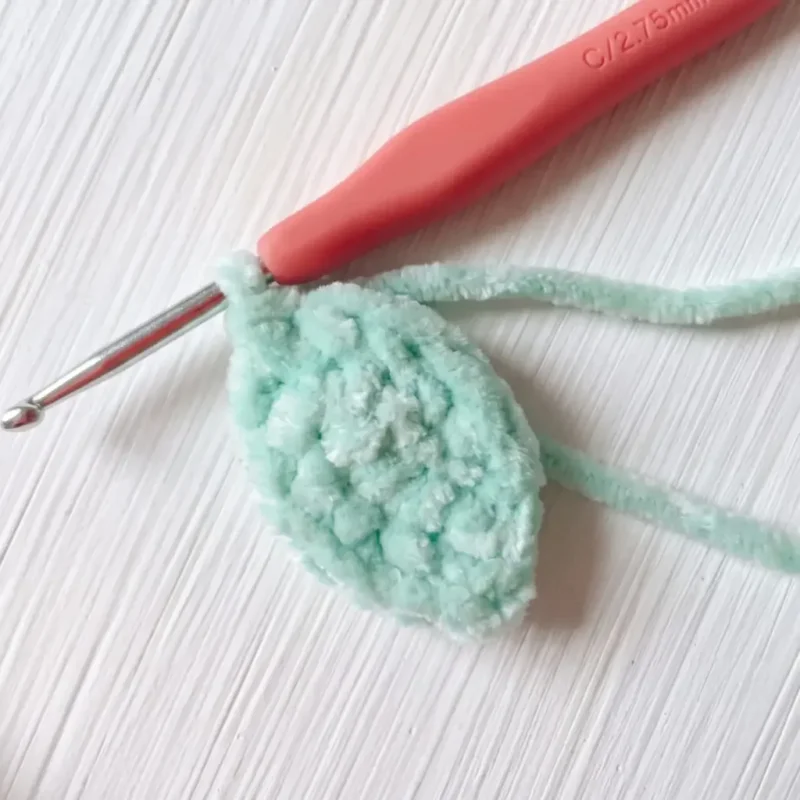 Little crochet turtle keychain to make in an evening — photo 2