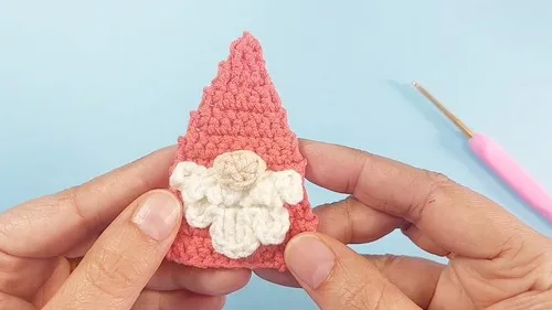 Cute Crochet Gnome Applique Pattern (Easy Step-by-Step Guide)