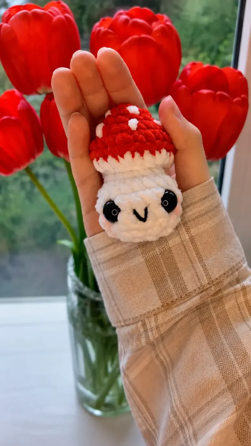Plush mushroom amigurumi with a soft velvet finish — photo 2