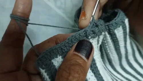 Quick spiral crochet baby beanie hat pattern — photo 3
