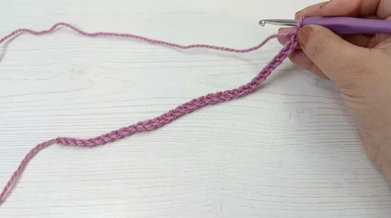 Simple Crochet Scarf with Built-In Buttonhole Pattern — photo 4