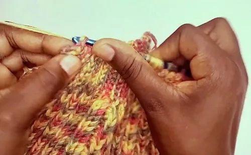 Slouchy everyday beanie worked flat in half double crochet — photo 3