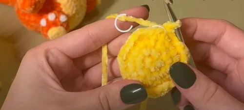 Yellow mouse-ear crochet hat pattern for kids and adults — photo 3